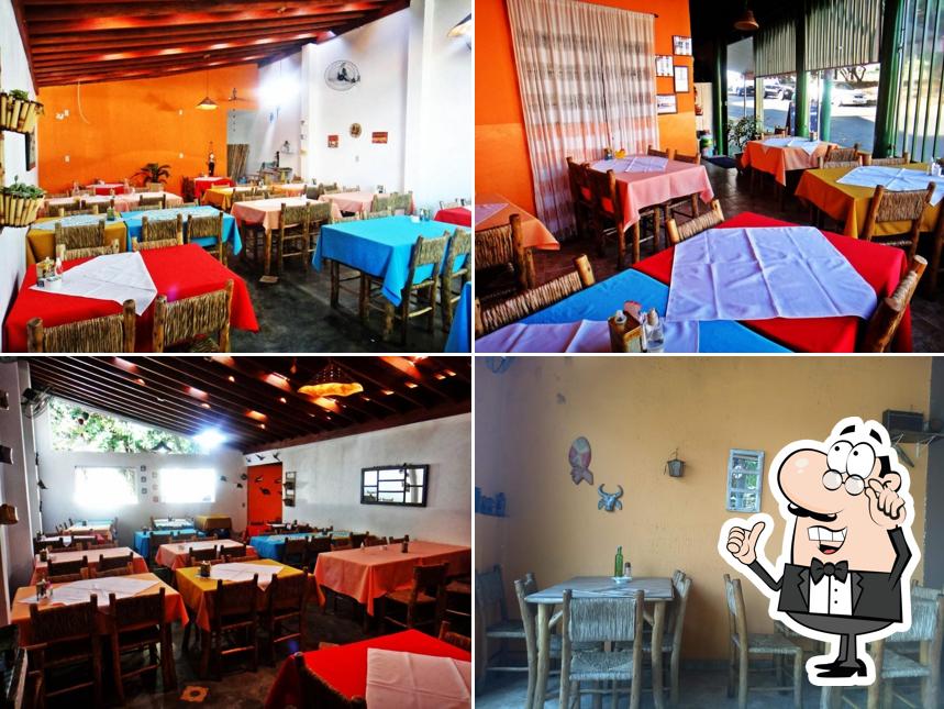 Veja imagens do interior do Restaurante Palhoça Mineira
