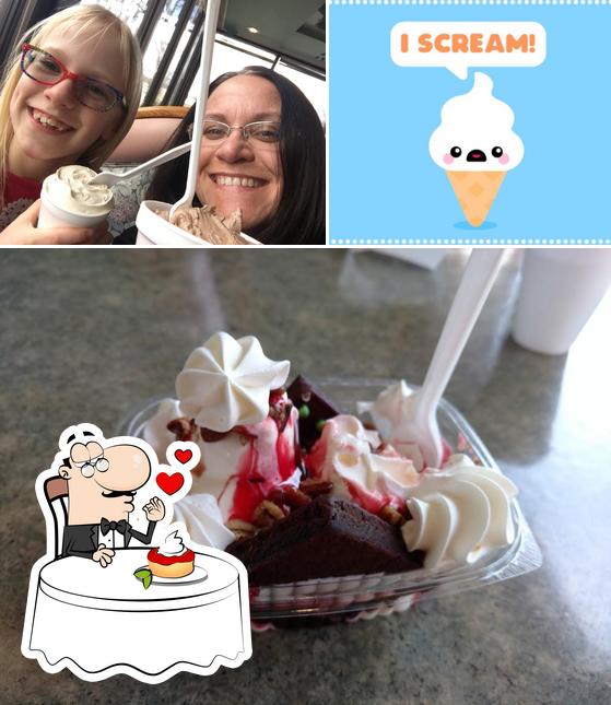 4 Queens Dairy Cream in Evansdale Restaurant menu and reviews