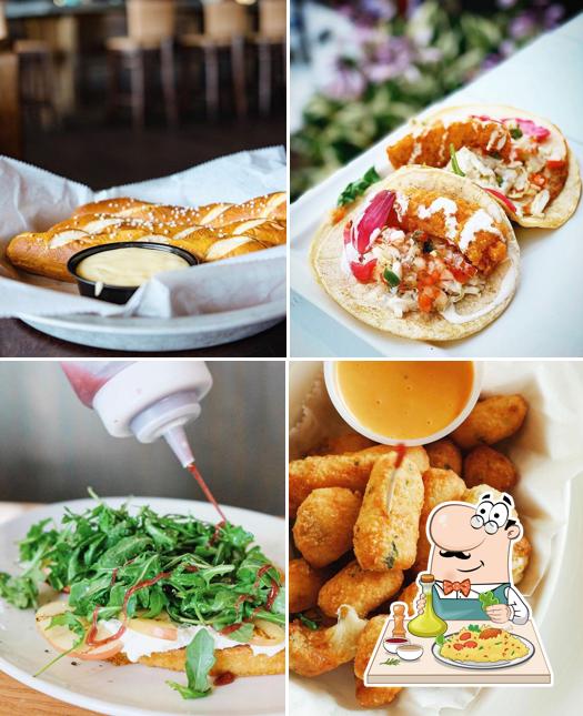 Water Street Bar & Grille, 4 Robbins Pkwy in Toms River Restaurant