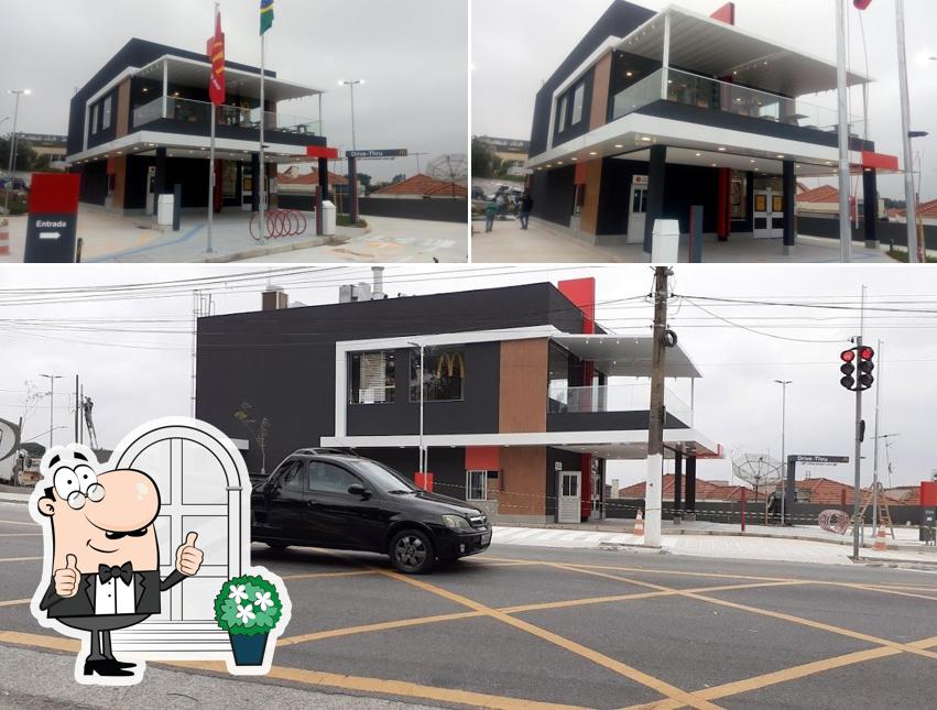 Veja imagens do exterior do McDonald's