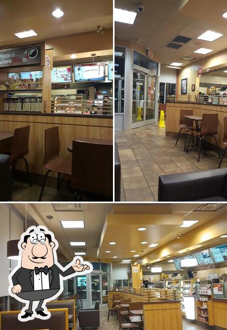 L'intérieur de Tim Hortons