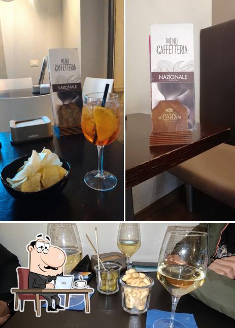Gli interni di Caffè Nazionale