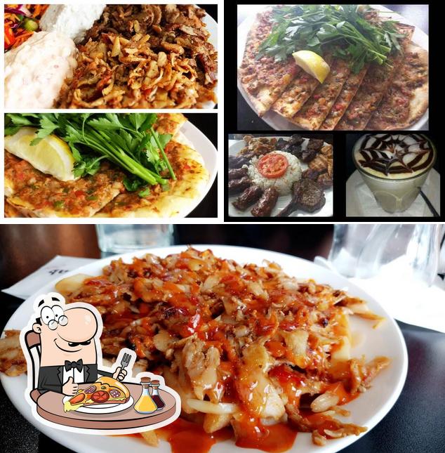 Roxy Kebabs & Cafe Coolaroo, 1a/210 Reservoir Dr in Coolaroo