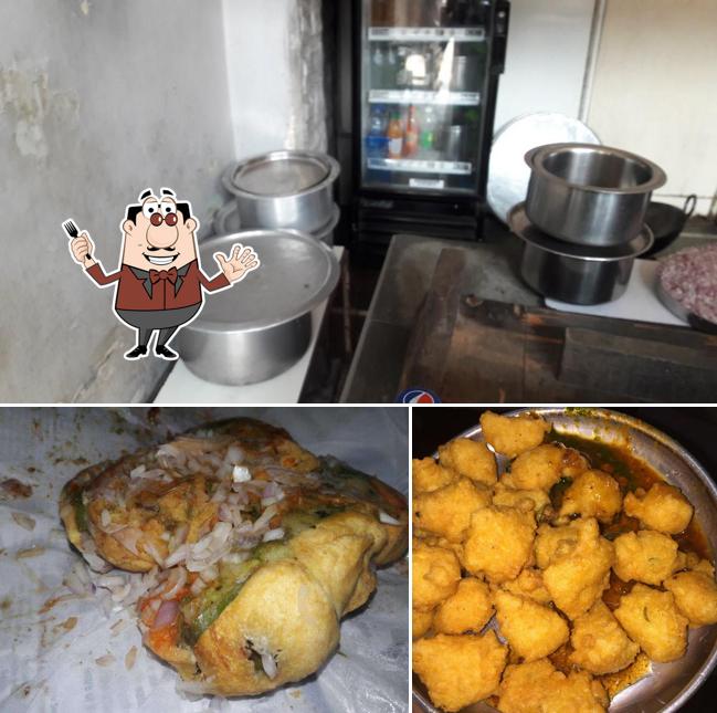 Food at Ramlal Bhajiyawala