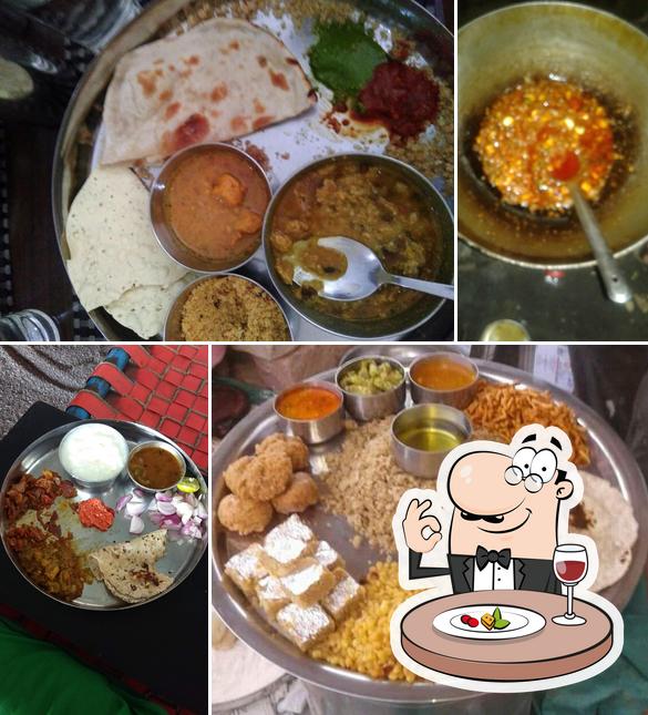 Food at Nagnecha Mata Bhojnalaya