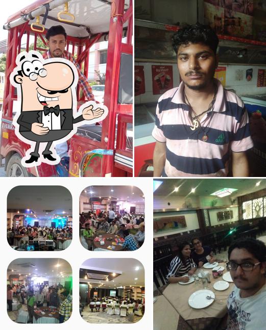 See this picture of Gold Restaurant