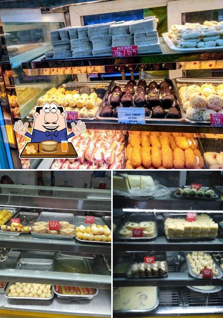 যশোর মিষ্টান্ন ভান্ডার Jessore Sweet Shop Charghat