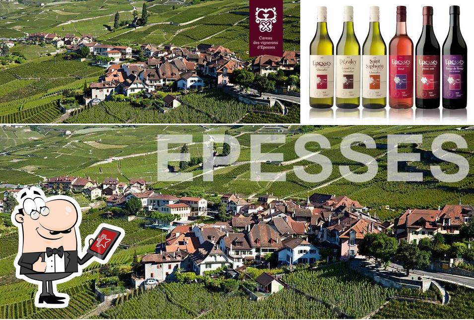 Caveau des vignerons si caratterizza per la esterno e vino