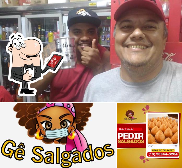 See the pic of Gê Salgados