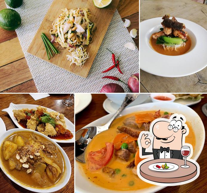 Red Chilli Thai Restaurant in Forest Lake Restaurant menu and reviews