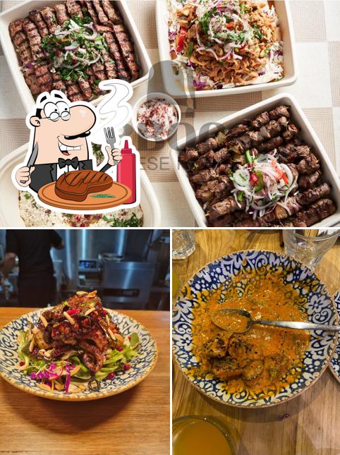 Попробуйте блюда из мяса в "Tarboosh Lebanese Kitchen Manly"