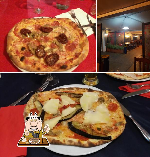 A Pizzeria la Calabria 3, puoi prenderti una bella pizza