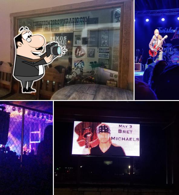 Twisted J Live in Stephenville Restaurant reviews