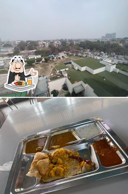 Food at Fortis Healthcare Canteen