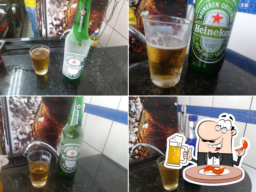 Desfute uma tulipa de cerveja leve ou escura