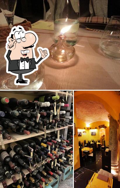 La interni e tavolo da pranzo del ristorante