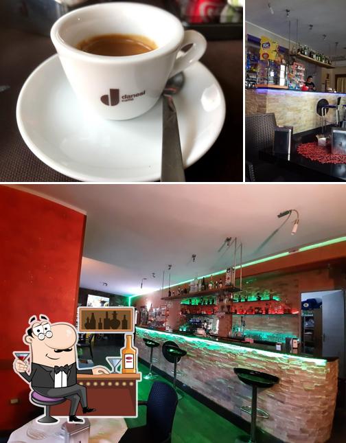 "Charly bar"