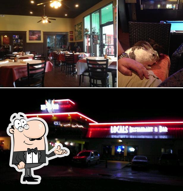 Locals Restaurant & Bar in Jensen Beach