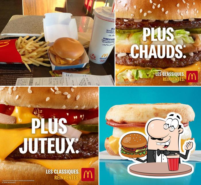 Commandez un hamburger à McDonald's