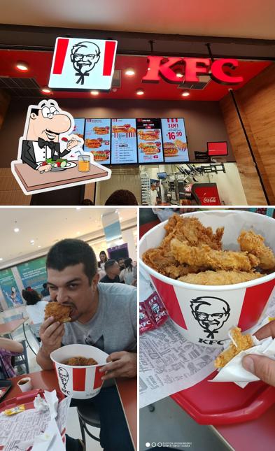 Entre diferentes coisas, comida e interior podem ser encontrados no KFC