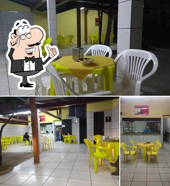 O interior do Zig Burguer