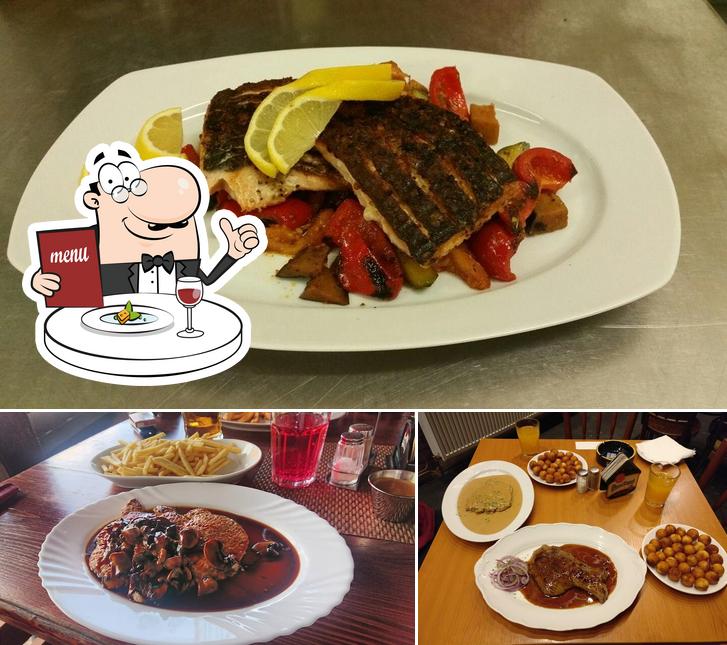 Observa las fotos que muestran comida y comedor en Restaurace U Bony