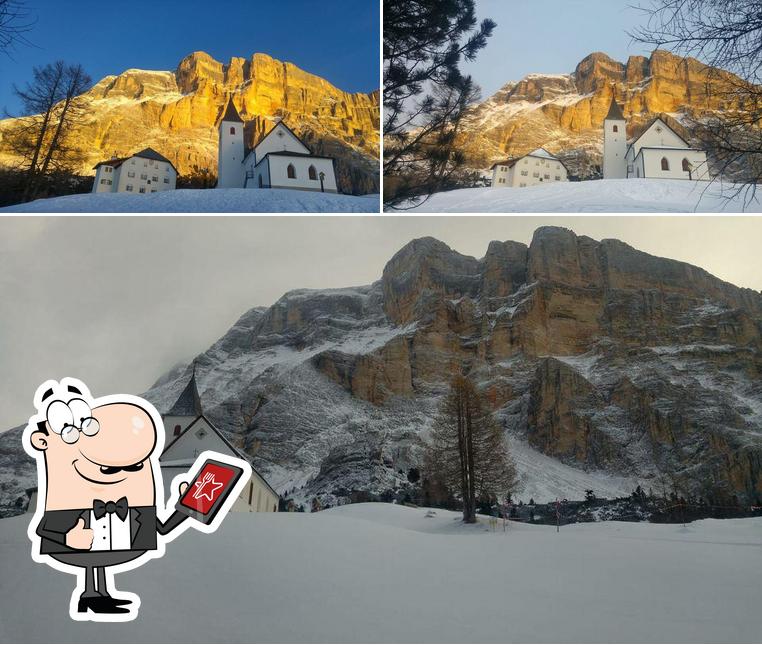 Puoi goderti l'aria fresca dal dehors di Rifugio Santa Croce