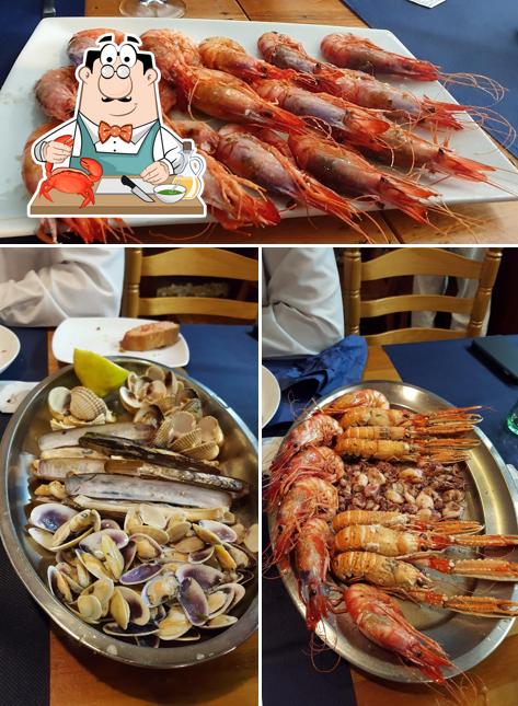 Get seafood at El Camarote de Tomás