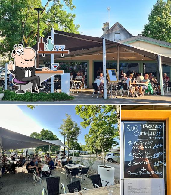 The interior of Restaurant du camping Les 100 Vignes