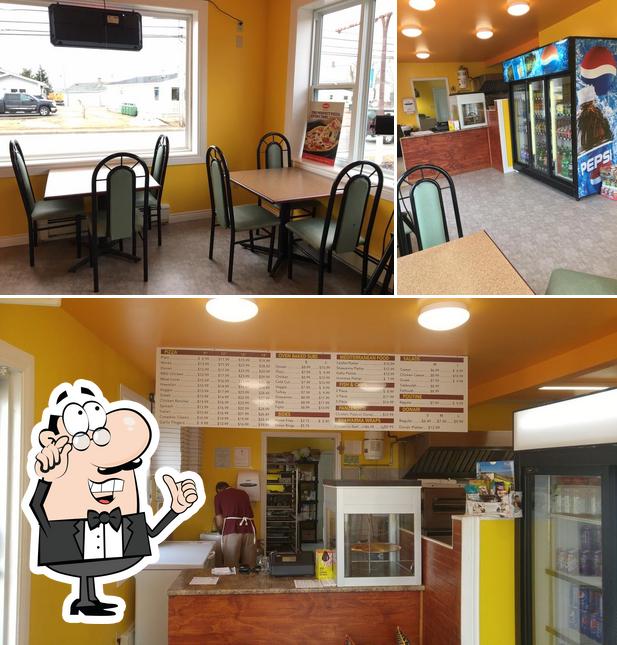 L'intérieur de Bob's Pizza and Shawarma