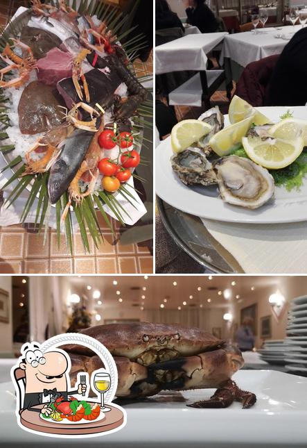 Order seafood at Ristorante ''Villa Del Poggio'' - Mattacola