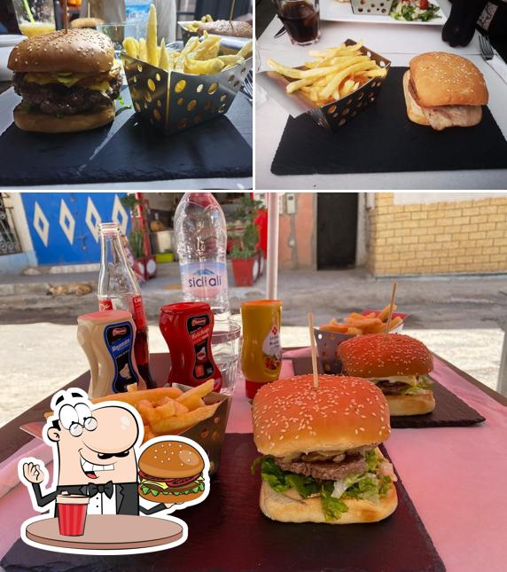 Les hamburgers de Sunset restaurant tamraght will satisferont différents goûts