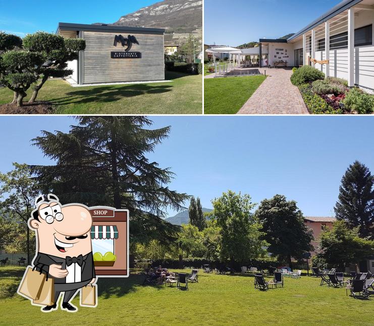 Guarda gli esterni di Moja Ristorante Caffetteria