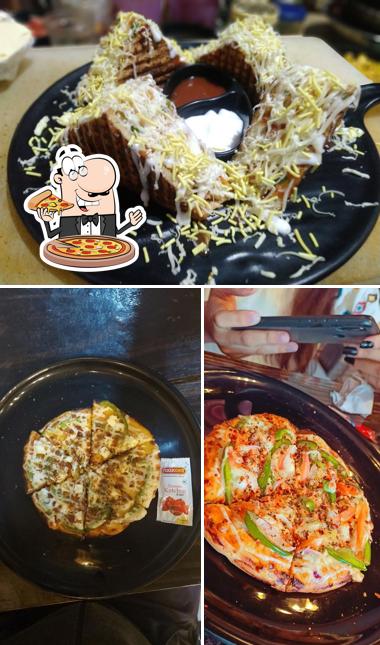 Pick pizza at Cafe House 29