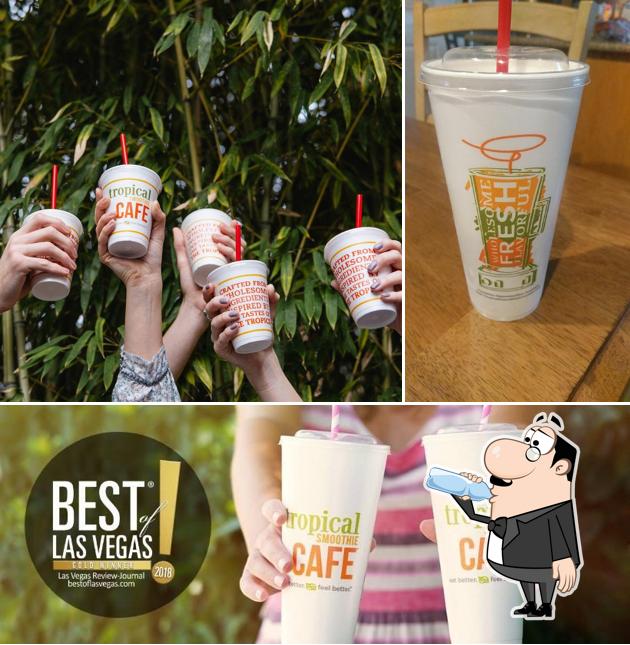 The picture of Tropical Smoothie Cafe’s drink and food