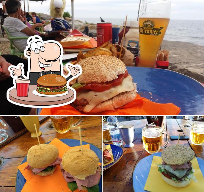 Prenditi un hamburger a Bar La Torre \ chiosco la Torre \ QDR \ da Fulvio e Fabrizio