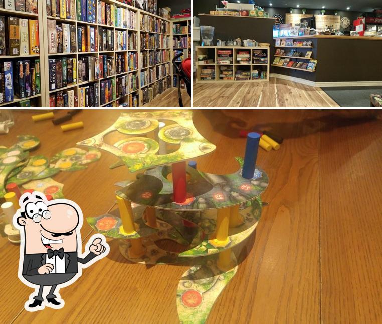 Découvrez l'intérieur de Mancala Monk Board Game Cafe Hamilton