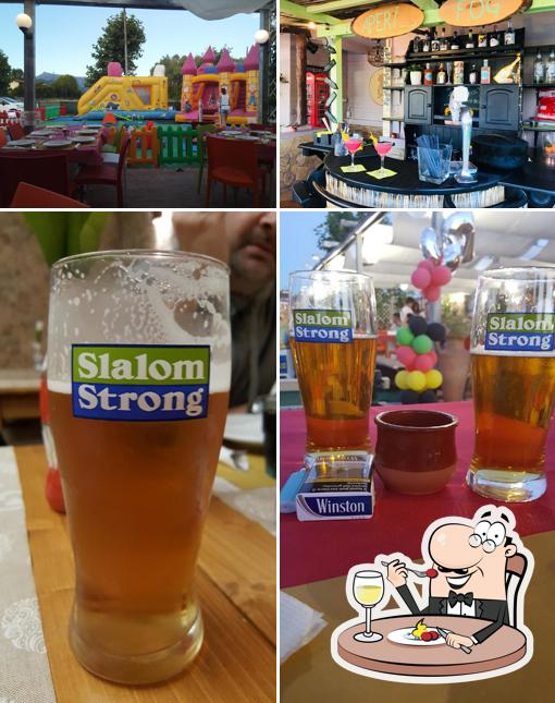 La foto della cibo e esterno di Ristorante Pizzeria Mr Fog - Compleanni - Spazio aperto per i piccoli con giardino - Karaoke - Birreria