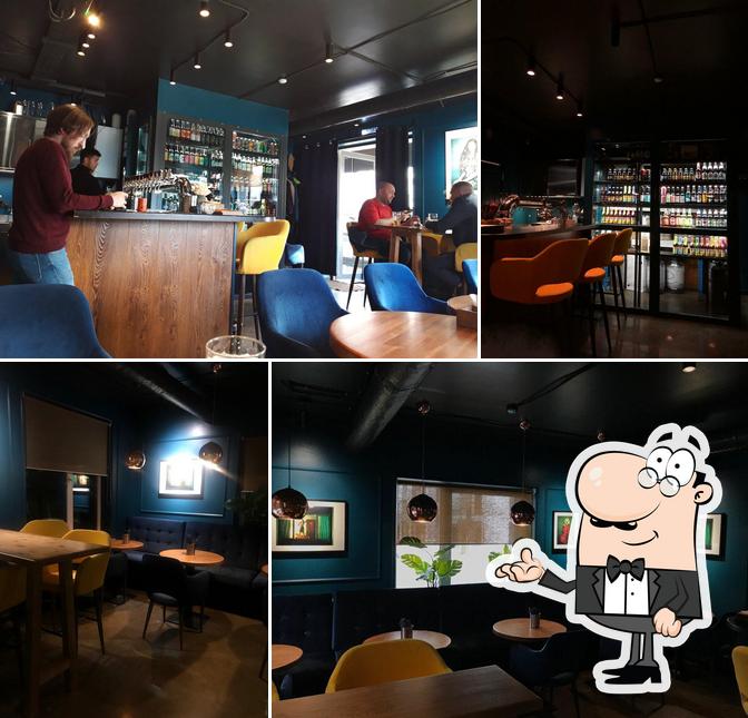 Check out how Flat Cafe looks inside