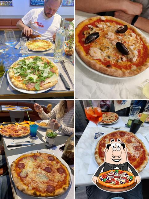 Scegli una pizza a Pizzeria Fenice