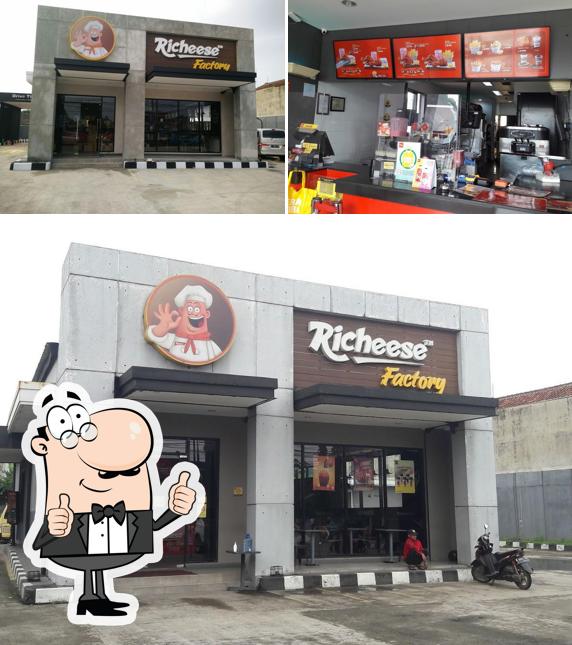 Richeese Factory Dramaga restaurant, Bogor, Jl. Raya Dramaga No.24 ...