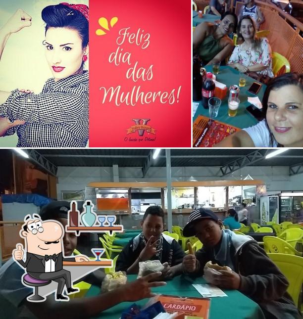 Veja imagens do interior do Volley Burger