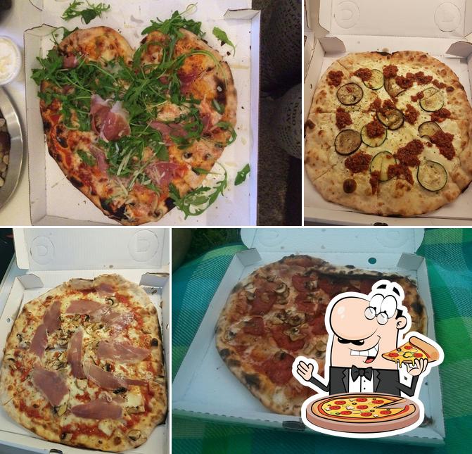 Pick pizza at Il Parmigiano