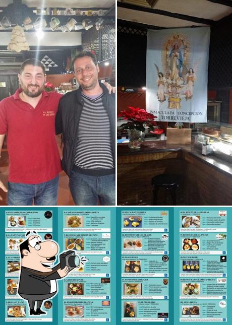 Mire esta foto de El Rincón de las Jarras Restaurante y Tapas en Torrevieja