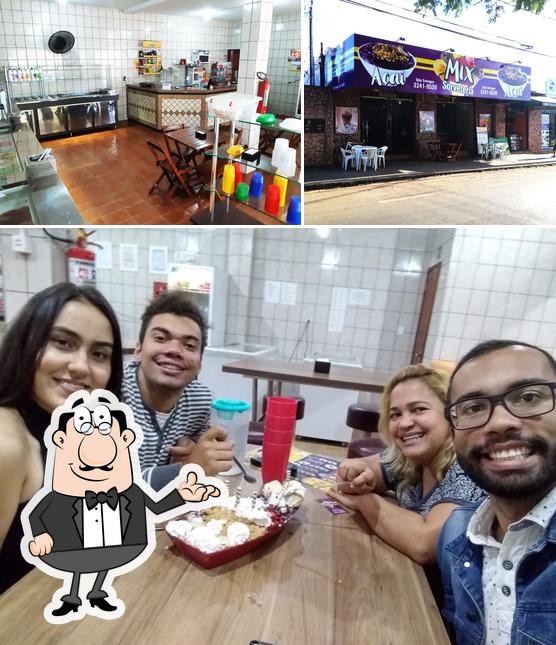 O interior do Mix Sorveteria e Açaí