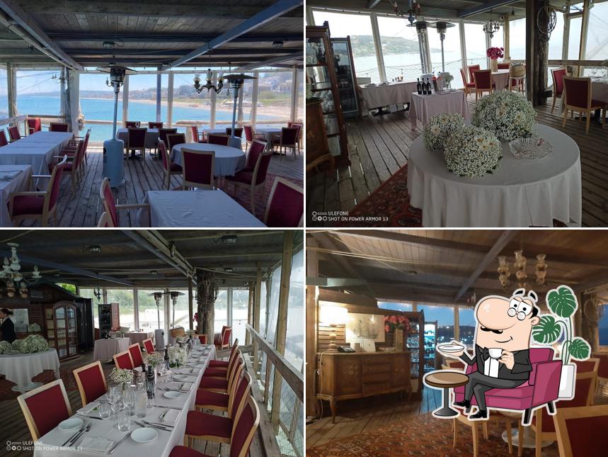 Siediti a un tavolo di Trabocco Punta Rocciosa
