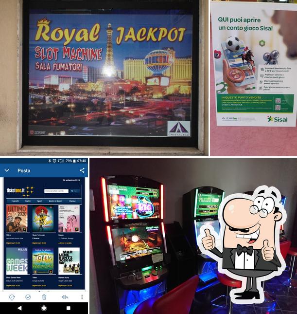 Ecco un'immagine di Royal Jackpot / To.Ca.Lo