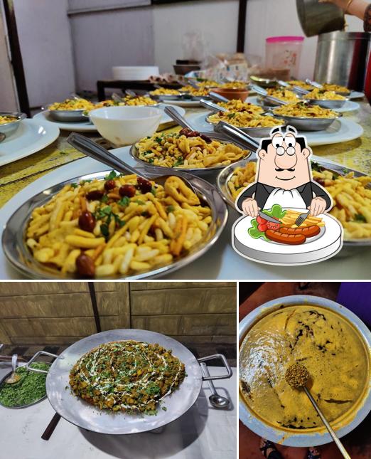 Meals at Gavraan Misal Main Branch