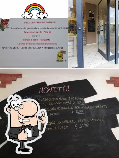 Ecco una foto di Rossi's pizza