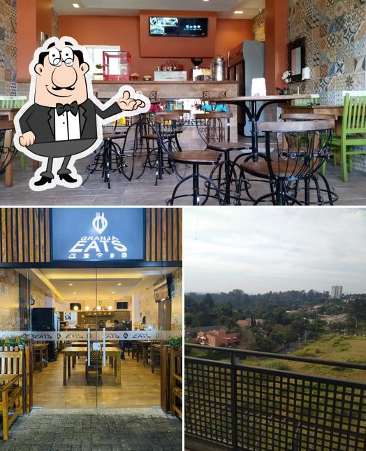 Sente em uma das mesas no Granja Eats